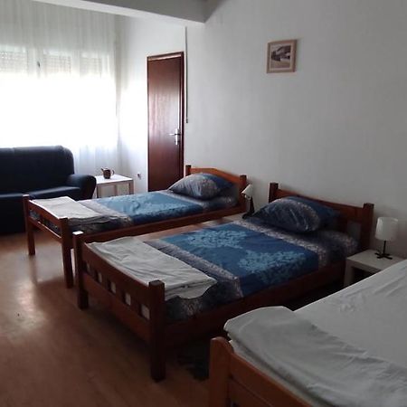 Apartmani Banatski Konak Ζρένιανιν Εξωτερικό φωτογραφία