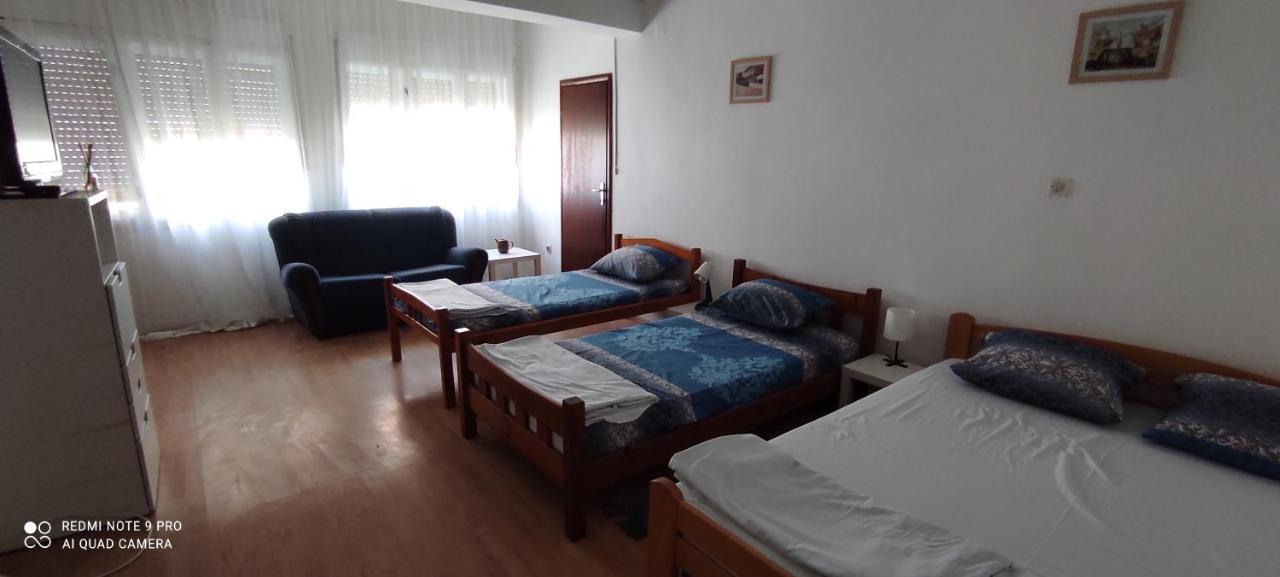 Apartmani Banatski Konak Ζρένιανιν Εξωτερικό φωτογραφία