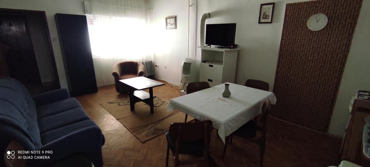 Apartmani Banatski Konak Ζρένιανιν Εξωτερικό φωτογραφία